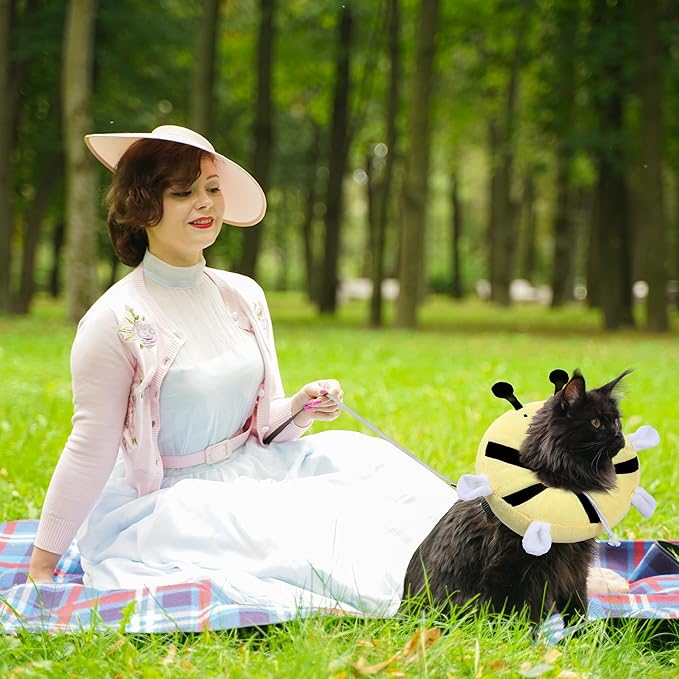 Adjustable cat Cone Collar Soft to Stop Licking After Surgery for Kitten, Alternative to Cone of Shame cat, Donut Cone for Cats, pet Elizabethan Collar (Bee, Small)-PurrikoPets