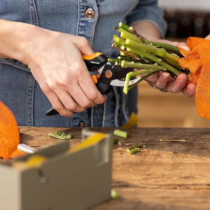Fiskars Floral Pruning Shears - Plant Cutting Scissors/Garden Clippers For Deadheading and Working with Flowers - Black/Orange-PurrikoPets
