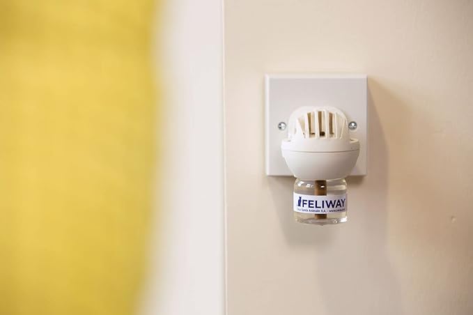 FELIWAY® Classic 30 Day Cat Calming Refill for Pheromone Diffuser, 48ml - Helps Reduce Common Signs of Stress in Cats & Kittens, Enhanced Calming-PurrikoPets