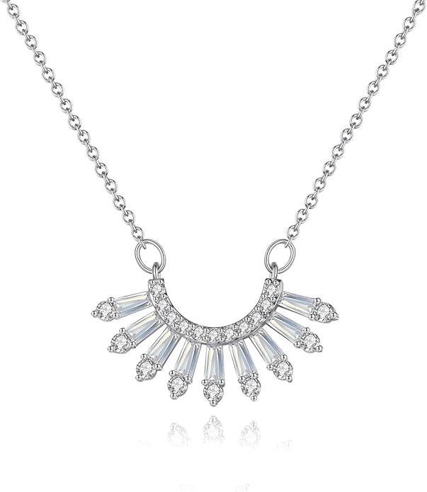 Fan-Shaped Moissanite Pendant Necklace for Women, 14K Gold Clavicle Chain, Fashion-Forward Present for Her