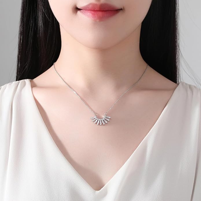 Fan-Shaped Moissanite Pendant Necklace for Women, 14K Gold Clavicle Chain, Fashion-Forward Present for Her
