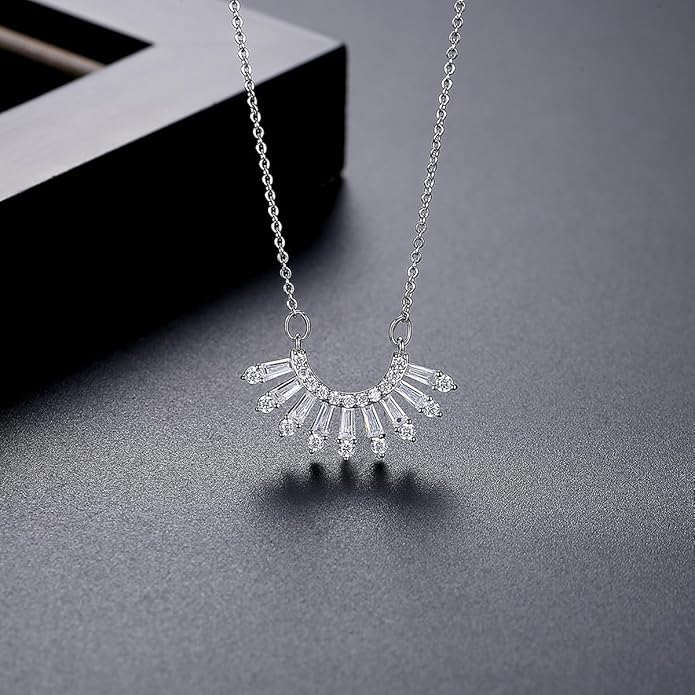 Fan-Shaped Moissanite Pendant Necklace for Women, 14K Gold Clavicle Chain, Fashion-Forward Present for Her
