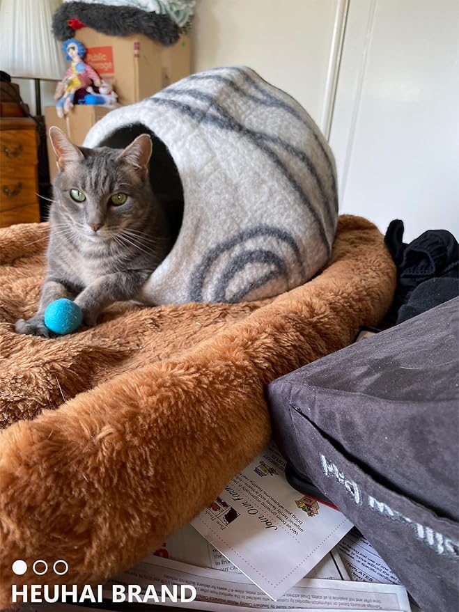 80-Pack Cat Toy Balls 10 Assorted Colors 1.25 Inch Diameter Suitable for All Cat Sizes (Cat Toys Value Pack)-PurrikoPets